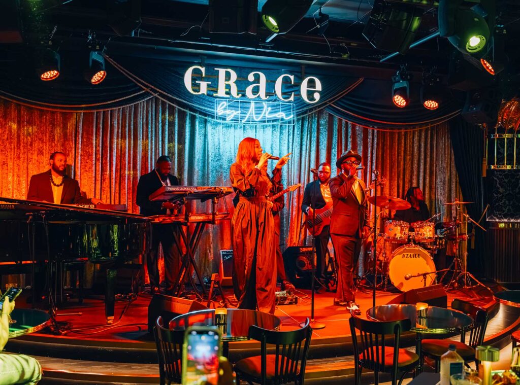 nia grace by band